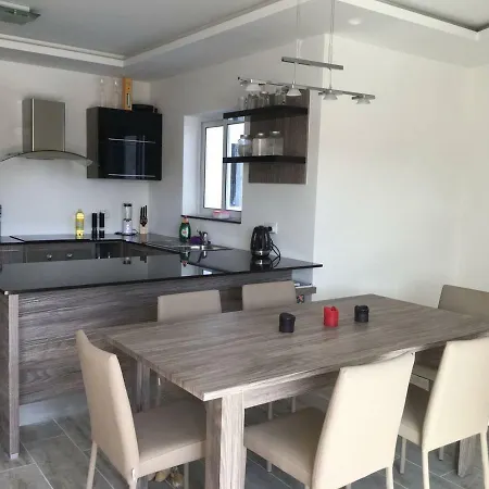 Modern Double Bedroom In Zurrieq